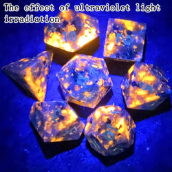 Gemstone Dice Set Reactive UV Flame