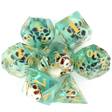 Resin Dice Set Transparent Green with Skull Charm Core (DCPHRE11)